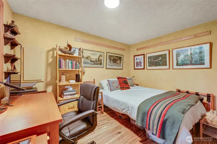 Guest bedroom