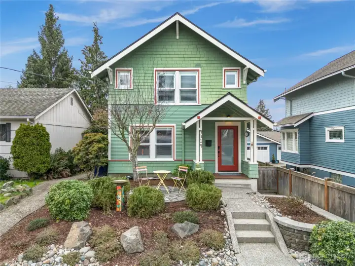 Welcome to 4314 N Mullen, an updated, traditional, turn-of-the-century home in Tacoma's North End.