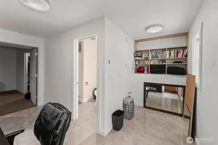 Wet bar / open office area - door to back yard to the right