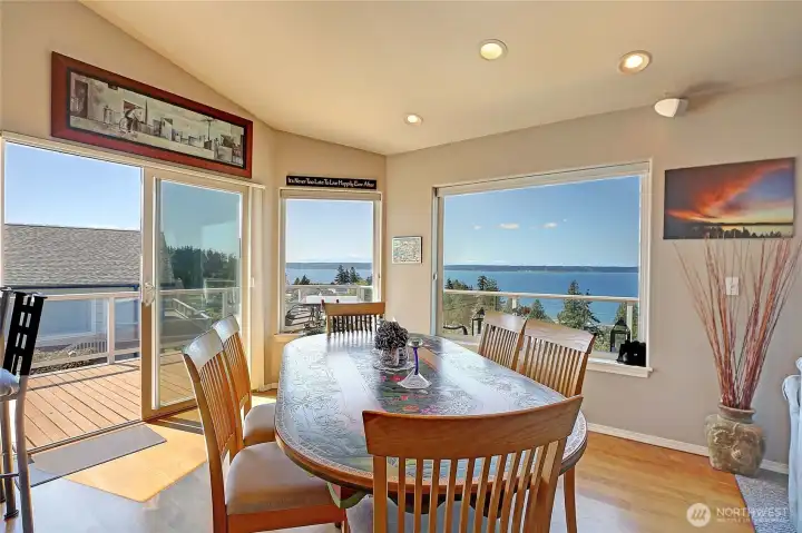 Dining with gorgeous views!