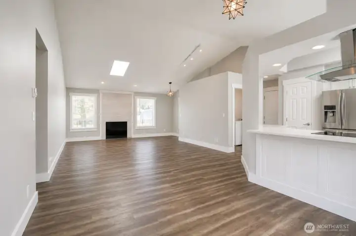 Greatroom with skylights and vaulted ceilings