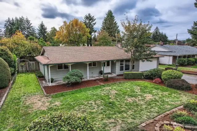 The Oakbrook community is surrounded by mature landscape, including Oak trees (which are rare in the Northwest) and offers plenty of parks & trails to help maintain an active lifestyle