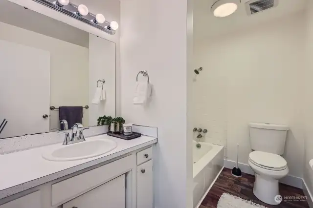 Many updates in the main, full bath
