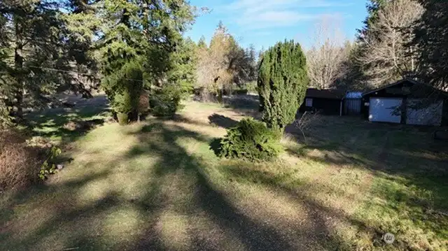 From Prine Drive road, looking Easterly (Hwy I-5 towards rear of property...).