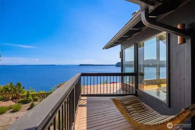 deck off of primary