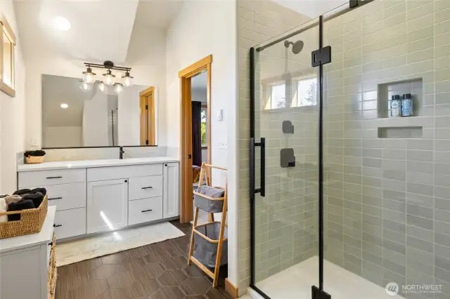 Primary 3/4 bath