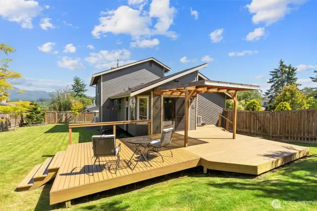 Large, covered and open deck