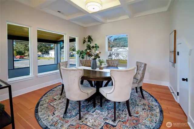 Dining room or home office ?