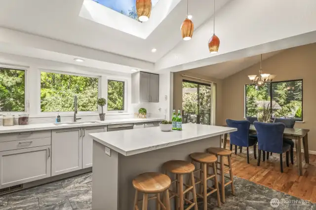 Quartz island w/eating bar & lots of natural light