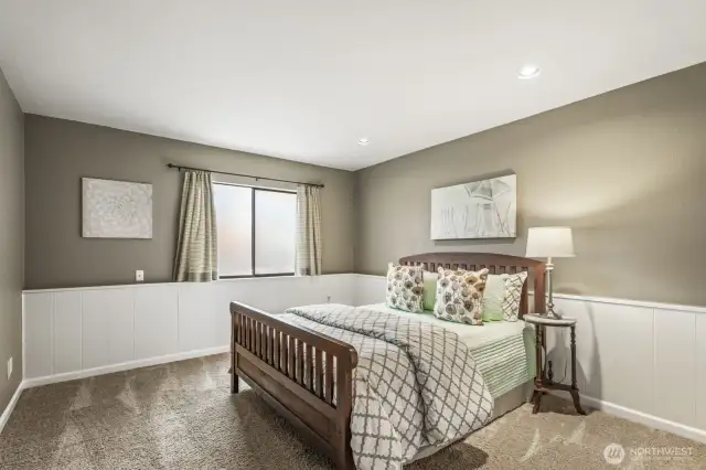 Large downstairs bedroom