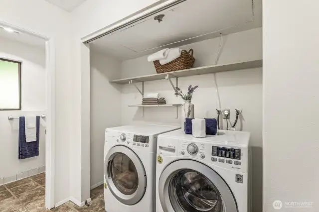 Full laundry, W/D included