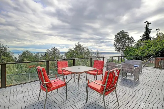 Take in sweeping sound and mountain views, perfect for relaxing and outdoor gatherings.
