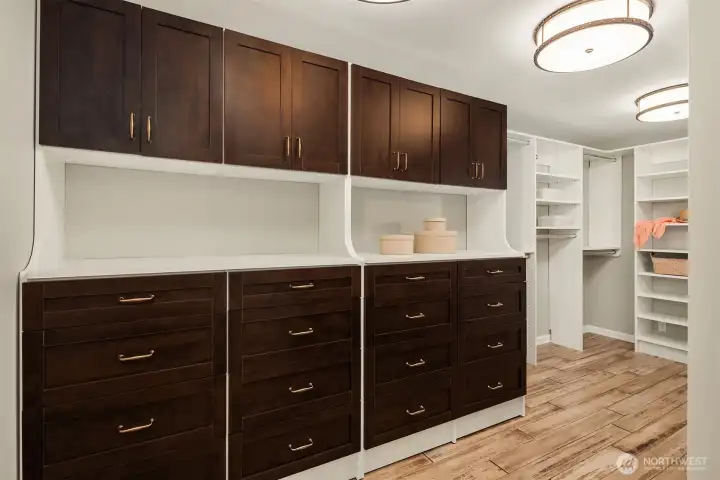 Primary custom dressers