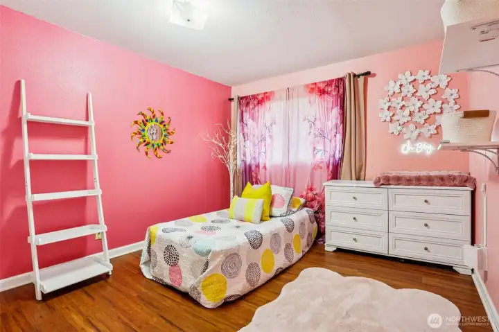 Main house bedroom 1