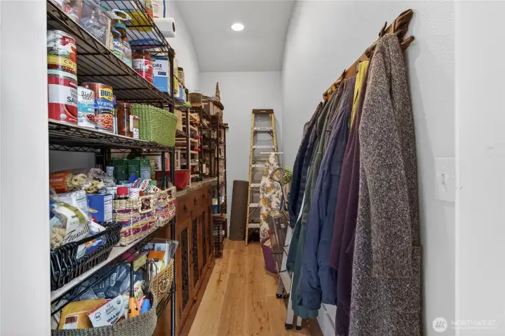 Pantry Level 2 Pantry Level 2