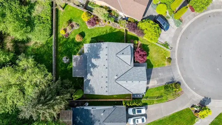 Beautifully maintained home on quiet cul-de-sac with inviting curb appeal Beautifully maintained home on quiet cul-de-sac with inviting curb appeal