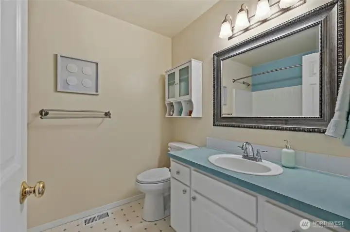 Full bathroom featuring clean finishes and a functional layout for everyday convenience. Full bathroom featuring clean finishes and a functional layout for everyday convenience.