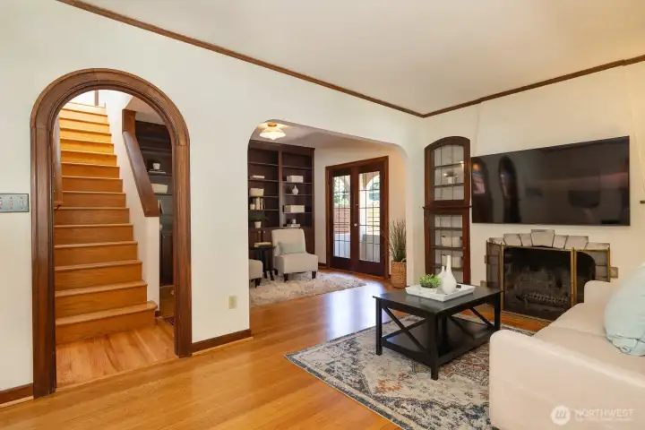 Step into bright living & dining areas with freshly refinished hardwood floors.