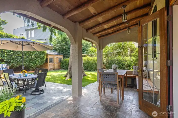 Great for parties with lighting & easy flow to the back yard.