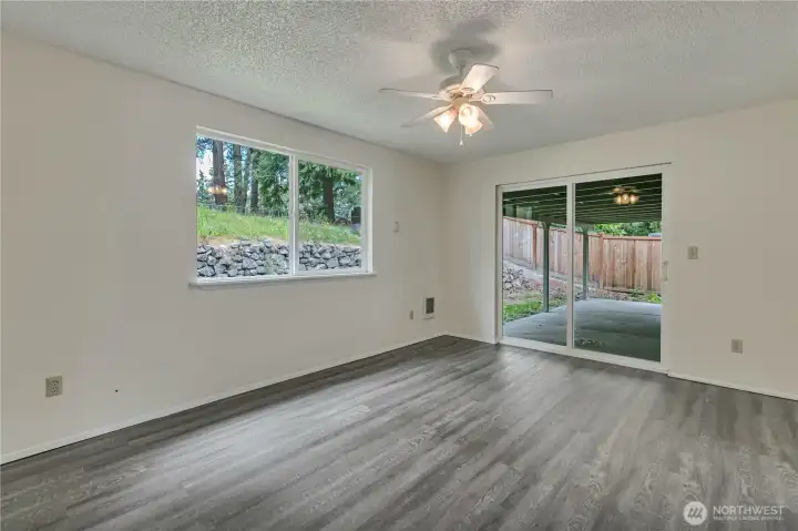 Easy access to large covered patio - perfect for large gatherings and summer BBQ's!