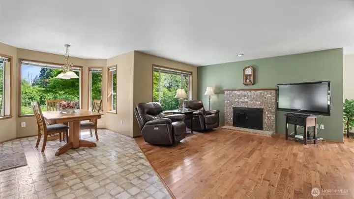 Eat-in space on the left. Family room on the right