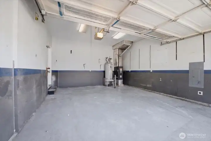 Spacious 2 Car Garage with New Furnace. Spacious 2 Car Garage with New Furnace.