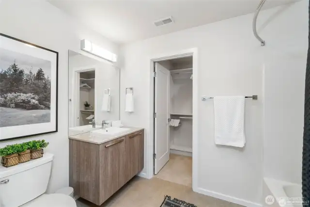 This is the bath for the third bedroom.