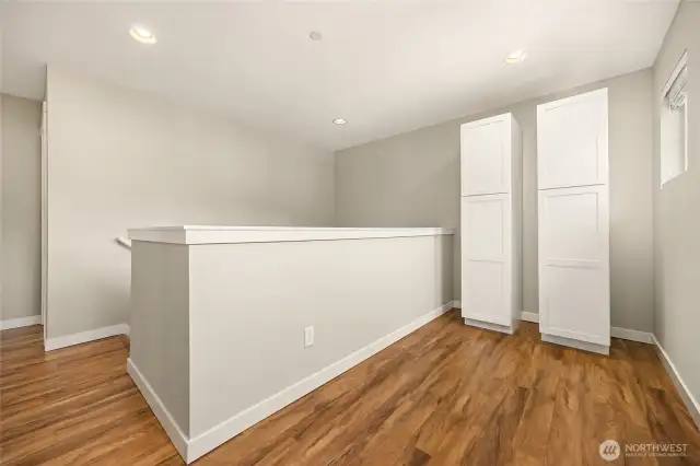 Upper Loft/Artist Studio/Office