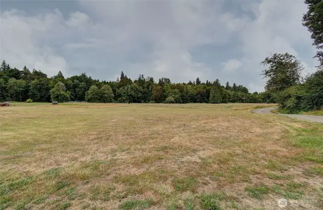 Pasture & creek access