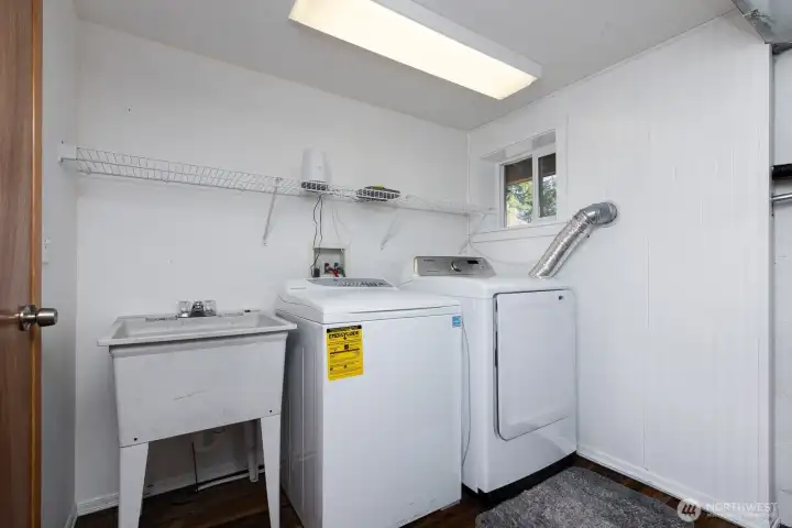 sink in utility room