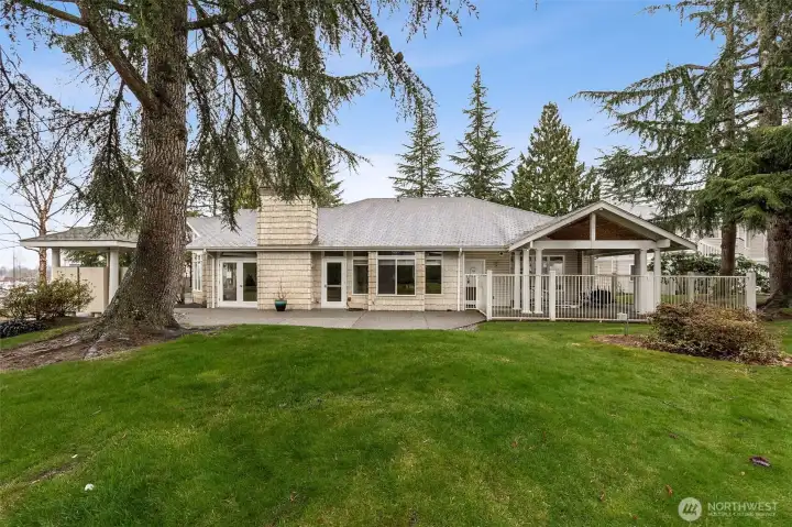 Patio & Entertainment Area & Landscaped Space behind Clubhouse