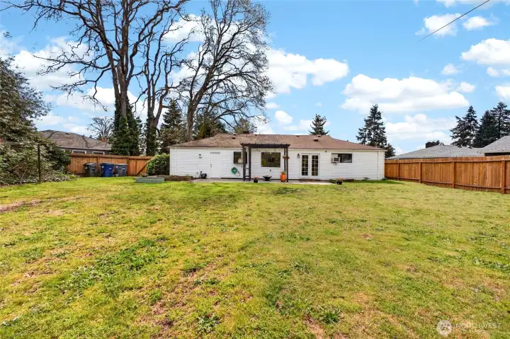 Lots of room for gardening gaming or just relaxing