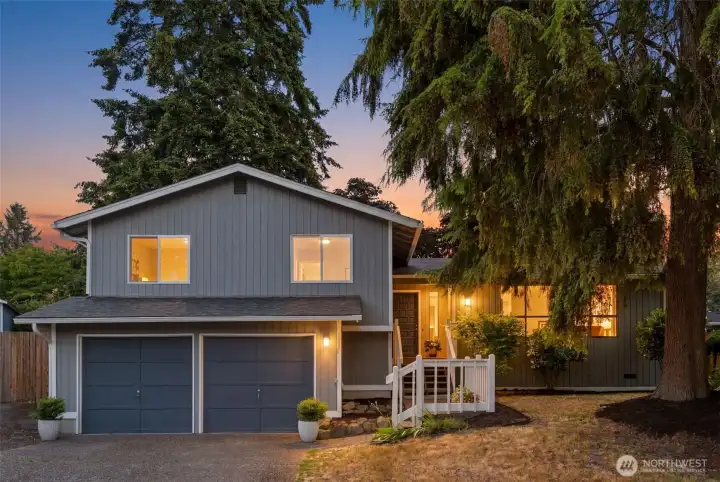 Welcome home to 33709 28th Ave SW in Federal Way!