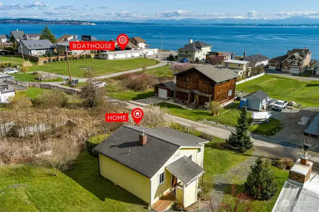Welcome to 6886 Saska Place...this super cute cabin exudes charm and enjoys views of Puget Sound and Cascade View community features that include access to beautiful beach, boathouse & boat launch all about 400 feet from your front door.