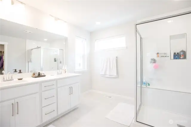 Primary Bath w/ double vanities