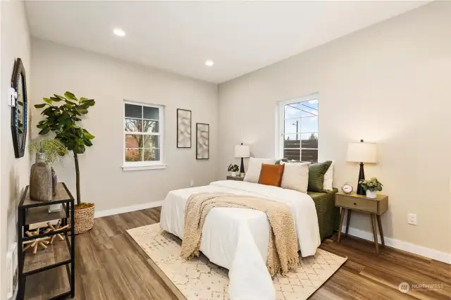 Entry level bedroom with it's own bathroom. It has the option to be a seperate room rental with the exterior private access.