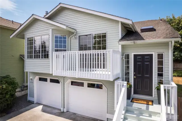 Fresh painted, porch and upper deck.