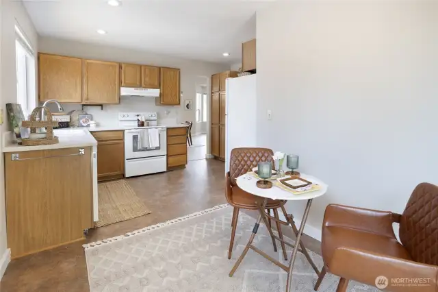 eating nook in kitchen