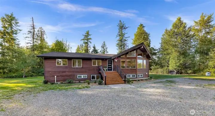 Exuberant modern architecture with slight forest cabin ambiance surrounded by the forest - 4104 Loomis Trail Rd.