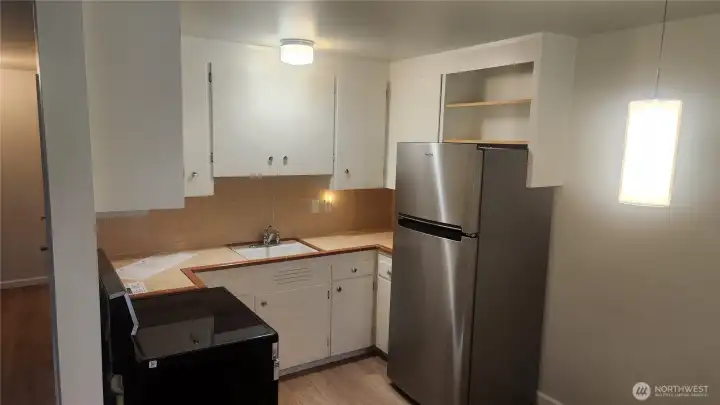 Apt 1 new appliances 2025 (owner pic when vacant)