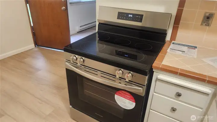 Apt 1 new range 2025 (owner pic when vacant)