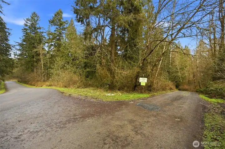 Go Right on Private Driveway, left is 237th AVE NE and Right is NE 190th st go down that way.