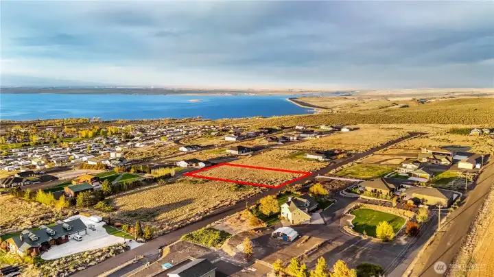 Panoramic Potholes Reservoir views from this elevated 1.17+ acre homesite