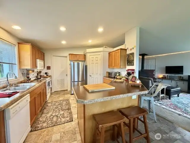 Set up with eat in area