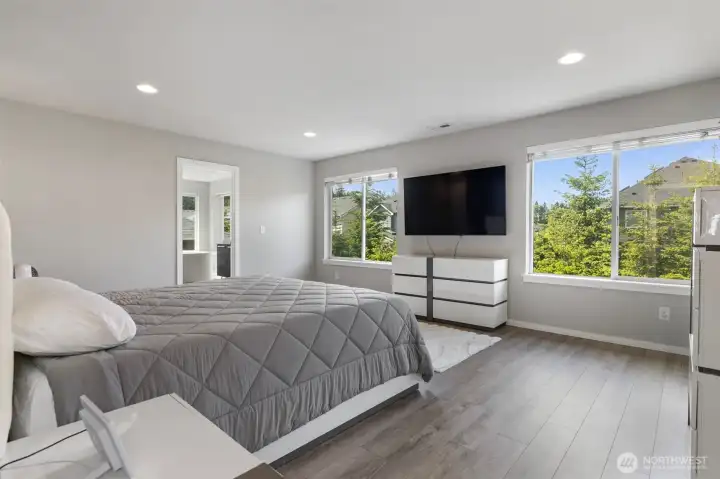Private primary suite
