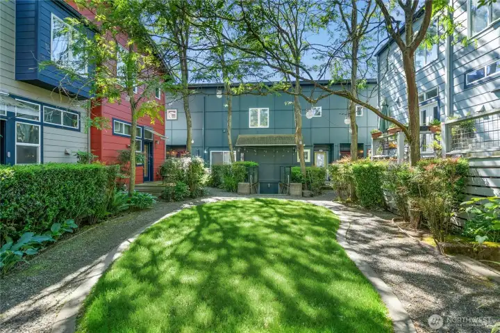 12 unit residential townhome in Secret Garden
