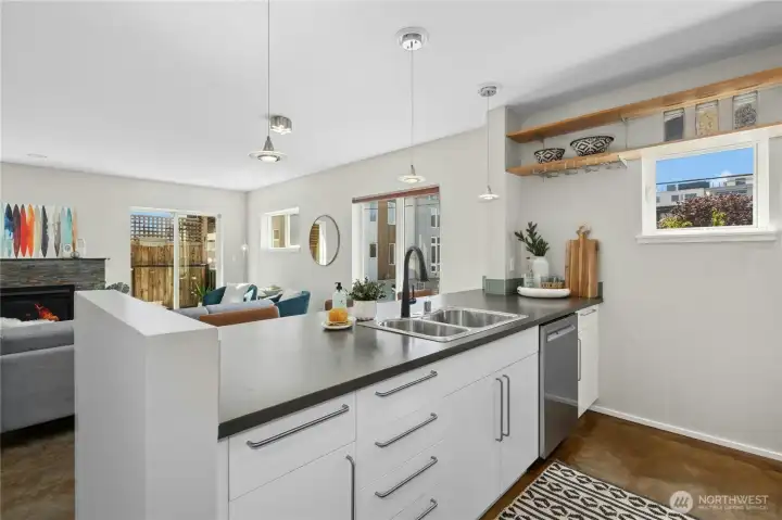 Well cared for/open concept