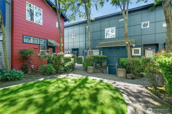 Wonderful Capitol Hill locale--think urban living