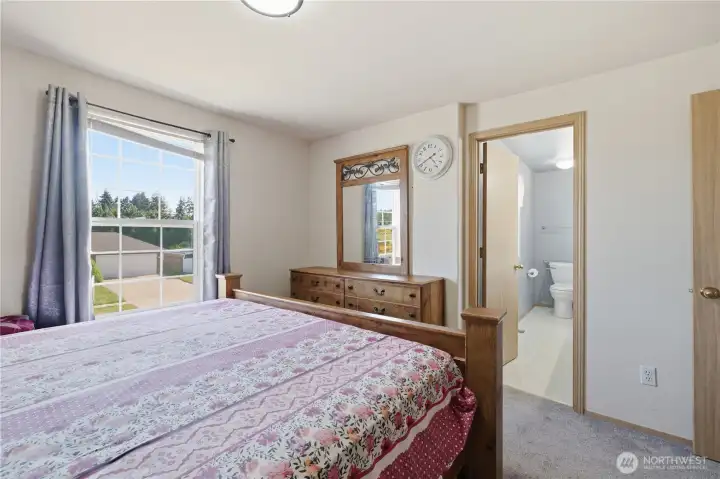 Full bathroom in primary bedroom