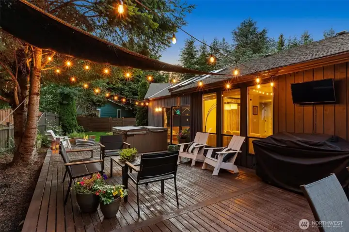 Hottub,Firepit and large deck! Hottub,Firepit and large deck!